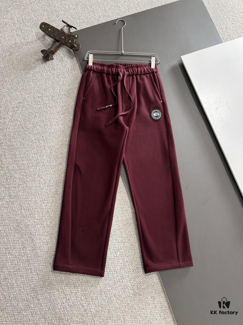 6931a31dccd8ab3d7af974c9 Canada Goose 2024 Autumn/Winter New Casual Elastic Waist Pants, Fleece-Lined and Thickened, High Breathability, Premium Custom Fabric, Soft and Comfortable to Touch, Refined Tailoring for a Stylish Silhouette