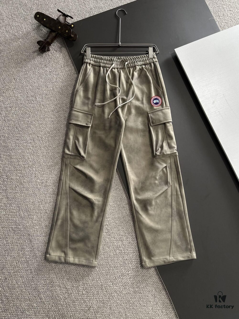 6931a321ccd8ab3d7af9750d Day-Next Shipping Canada Goose 2024 Autumn/Winter New Elastic Waist Casual Pants, Fleece-Lined and Thickened, Custom Counter Fabric with High Breathability and Comfort, Impeccable Details, Brand-Inspired Design Concept Reflecting Premium Quality, Exquisitely Soft and Smooth to Touch, Featuring a Leisure Cut with Flattering Silhouette
