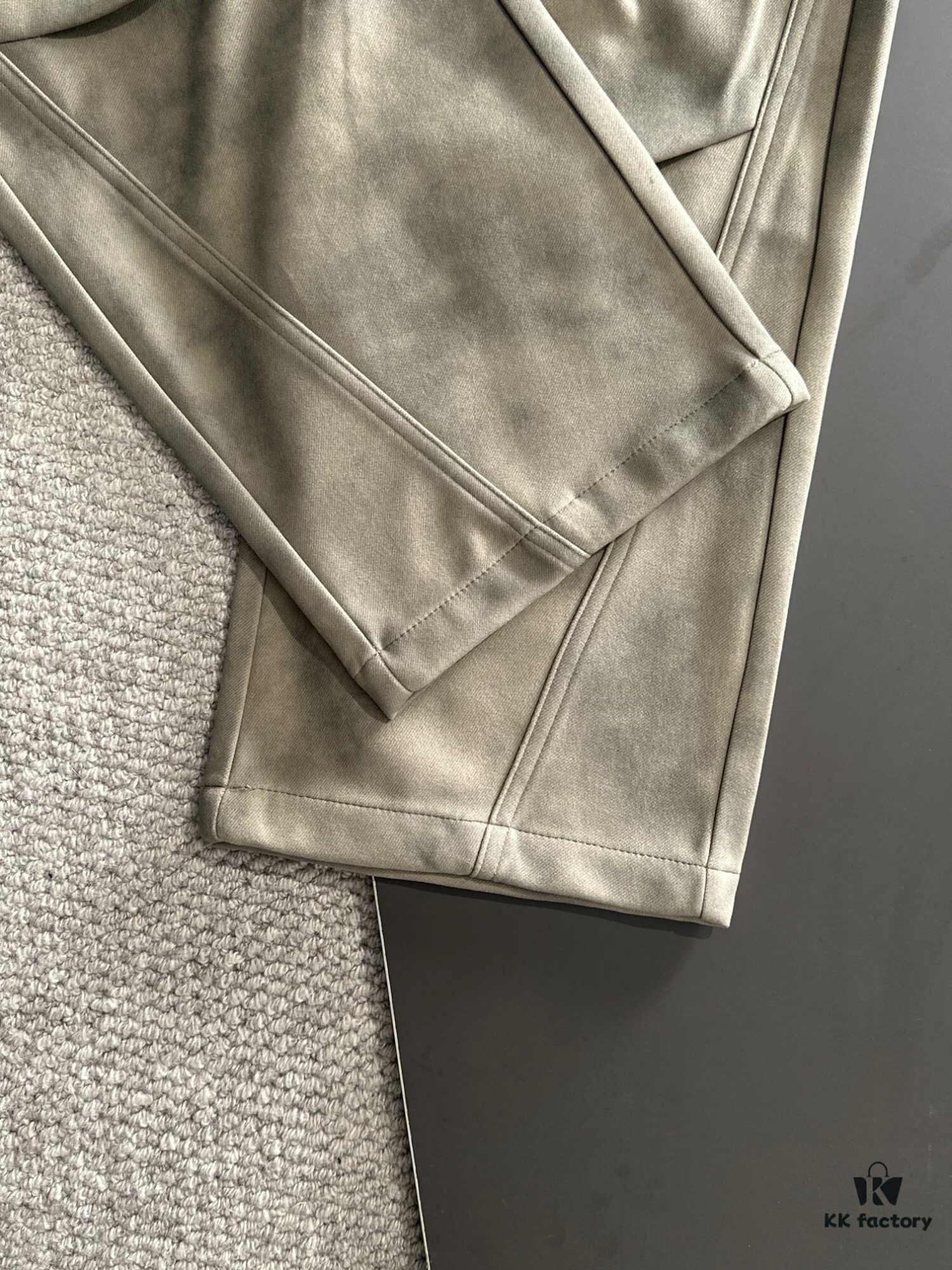 6931a321ccd8ab3d7af97510 Day-Next Shipping Canada Goose 2024 Autumn/Winter New Elastic Waist Casual Pants, Fleece-Lined and Thickened, Custom Counter Fabric with High Breathability and Comfort, Impeccable Details, Brand-Inspired Design Concept Reflecting Premium Quality, Exquisitely Soft and Smooth to Touch, Featuring a Leisure Cut with Flattering Silhouette