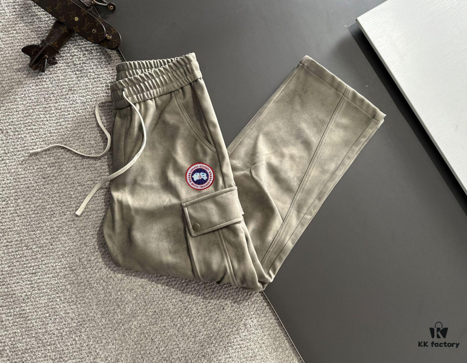 6931a321ccd8ab3d7af97513 Day-Next Shipping Canada Goose 2024 Autumn/Winter New Elastic Waist Casual Pants, Fleece-Lined and Thickened, Custom Counter Fabric with High Breathability and Comfort, Impeccable Details, Brand-Inspired Design Concept Reflecting Premium Quality, Exquisitely Soft and Smooth to Touch, Featuring a Leisure Cut with Flattering Silhouette
