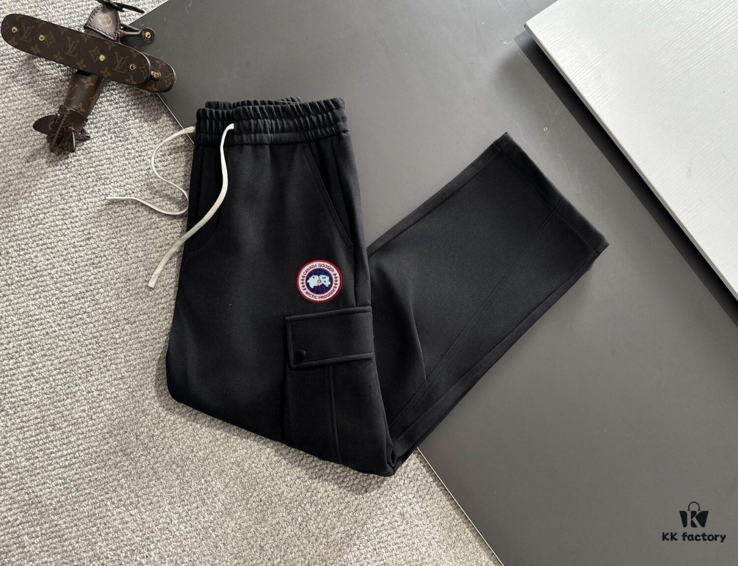 6931a322ccd8ab3d7af9751c Next-Day Shipping Canada Goose 2024 Autumn/Winter New Casual Elastic Waist Pants, Fleece-Lined and Thickened, Premium Custom Fabric, Breathable and Comfortable, Exquisite Details, Brand-Inspired Design Concept Reflecting High Quality, Soft and Smooth Touch
