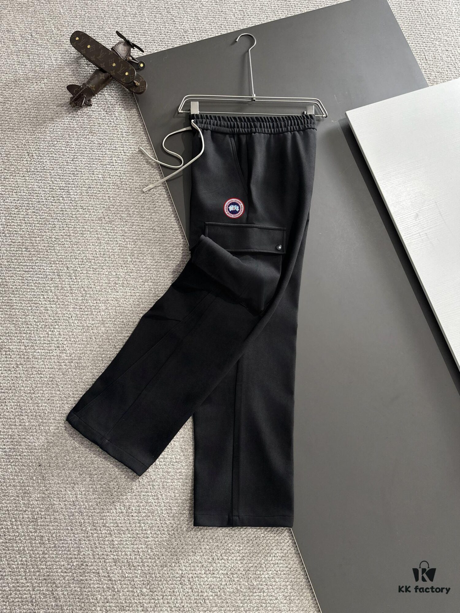6931a322ccd8ab3d7af9751d Next-Day Shipping Canada Goose 2024 Autumn/Winter New Casual Elastic Waist Pants, Fleece-Lined and Thickened, Premium Custom Fabric, Breathable and Comfortable, Exquisite Details, Brand-Inspired Design Concept Reflecting High Quality, Soft and Smooth Touch