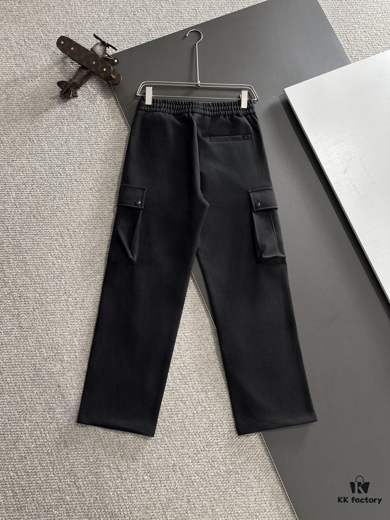 6931a322ccd8ab3d7af9751e Next-Day Shipping Canada Goose 2024 Autumn/Winter New Casual Elastic Waist Pants, Fleece-Lined and Thickened, Premium Custom Fabric, Breathable and Comfortable, Exquisite Details, Brand-Inspired Design Concept Reflecting High Quality, Soft and Smooth Touch