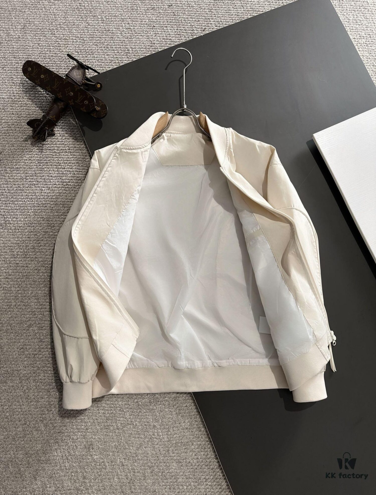 6931a340ccd8ab3d7af97746 Canada Goose 2024 Autumn-Winter New Arrival Zippered Windbreaker Jacket, Custom-Dyed Nylon Fabric, Stylish and Lightweight Outerwear