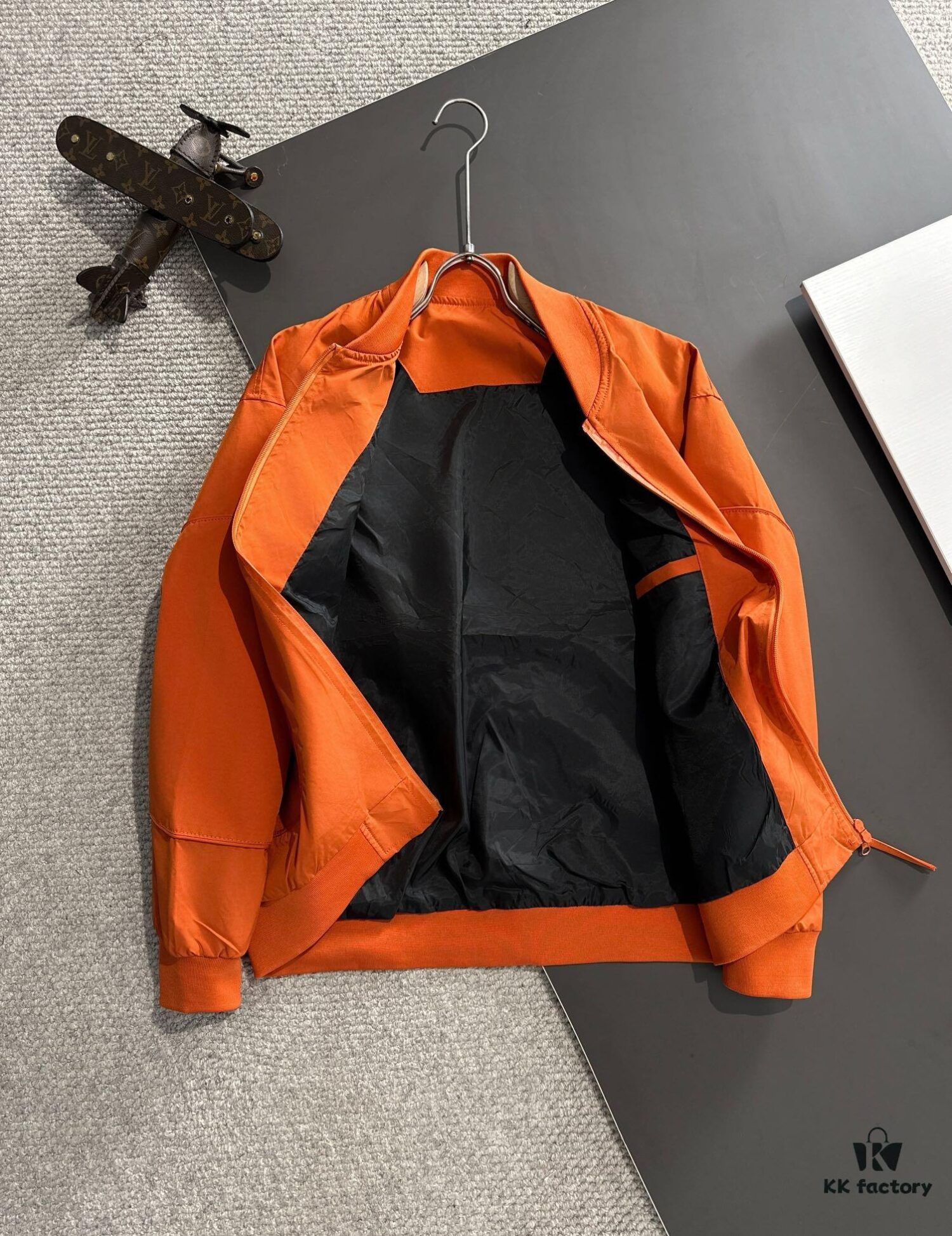 6931a340ccd8ab3d7af9774f Canada Goose 2024 Fall/Winter New Arrival Zip-Up Windbreaker Jacket, Custom-Dyed Nylon Fabric, Stylish and Lightweight Outerwear