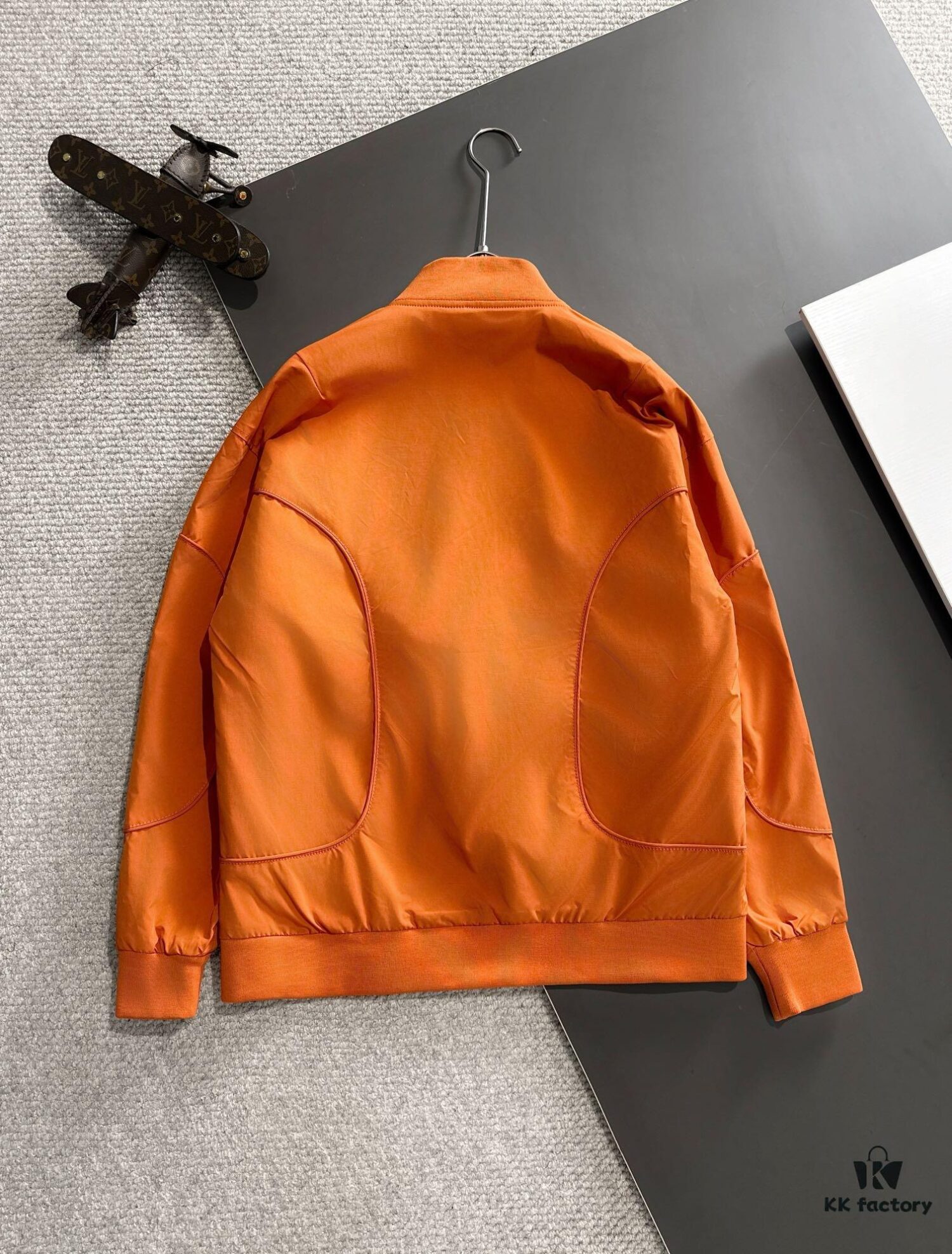 6931a340ccd8ab3d7af97751 Canada Goose 2024 Fall/Winter New Arrival Zip-Up Windbreaker Jacket, Custom-Dyed Nylon Fabric, Stylish and Lightweight Outerwear