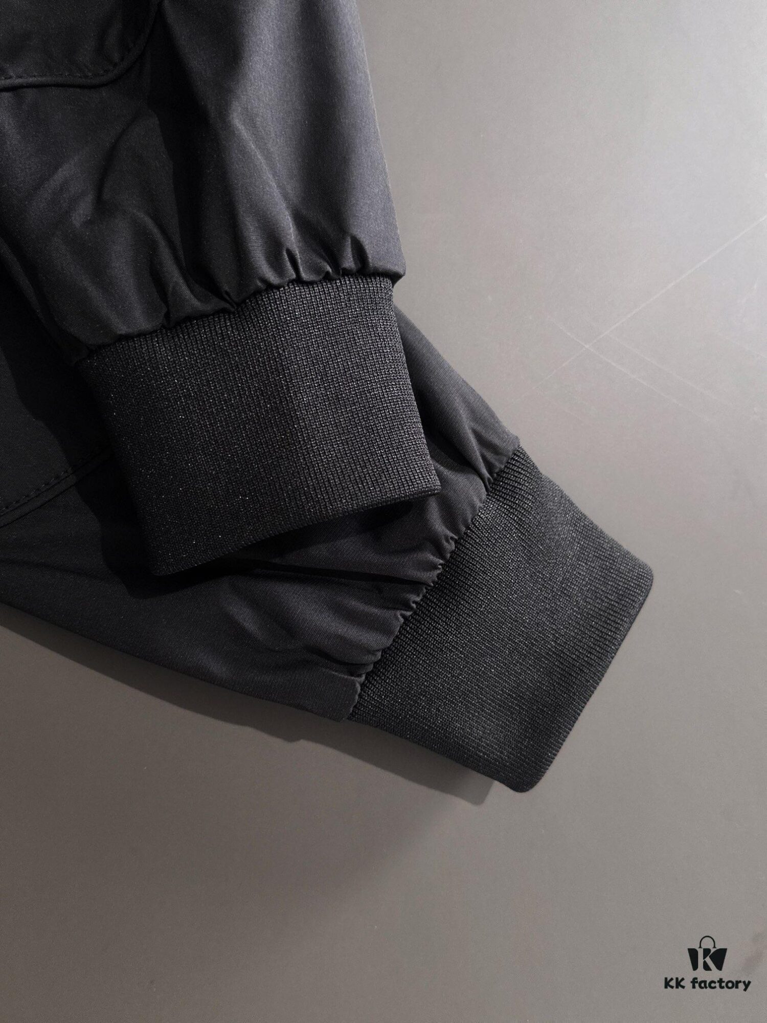 6931a341ccd8ab3d7af9775f Canada Goose 2024 Autumn/Winter New Arrival Zippered Windbreaker Jacket, Custom-Dyed Nylon Fabric, Stylish and Lightweight Outerwear