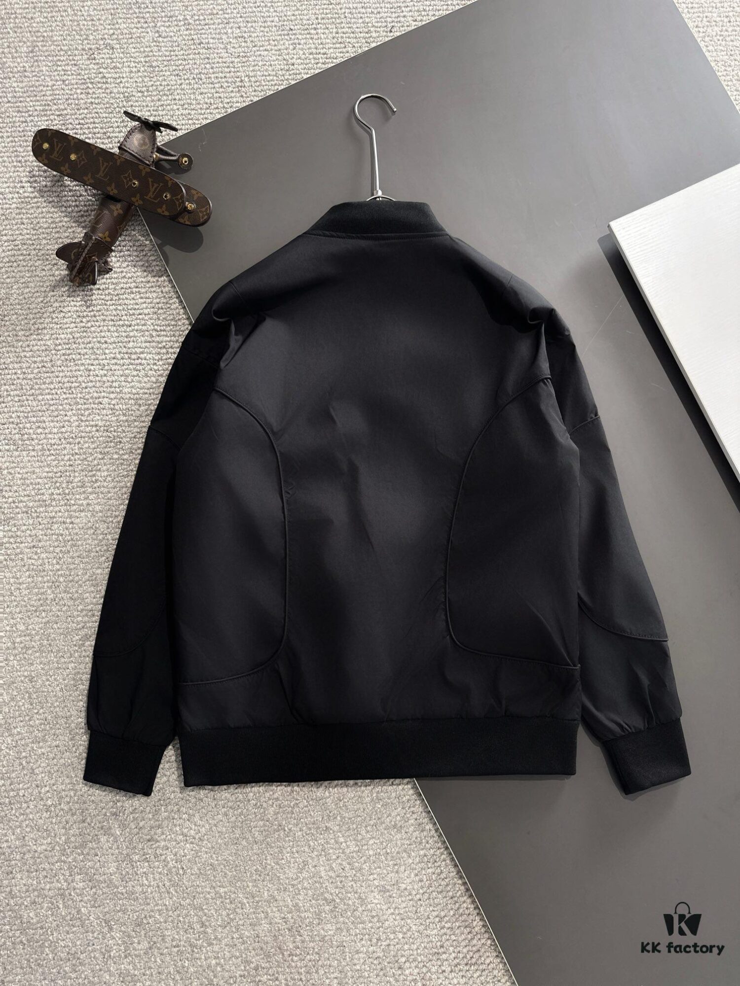 6931a341ccd8ab3d7af97763 Canada Goose 2024 Autumn/Winter New Arrival Zippered Windbreaker Jacket, Custom-Dyed Nylon Fabric, Stylish and Lightweight Outerwear