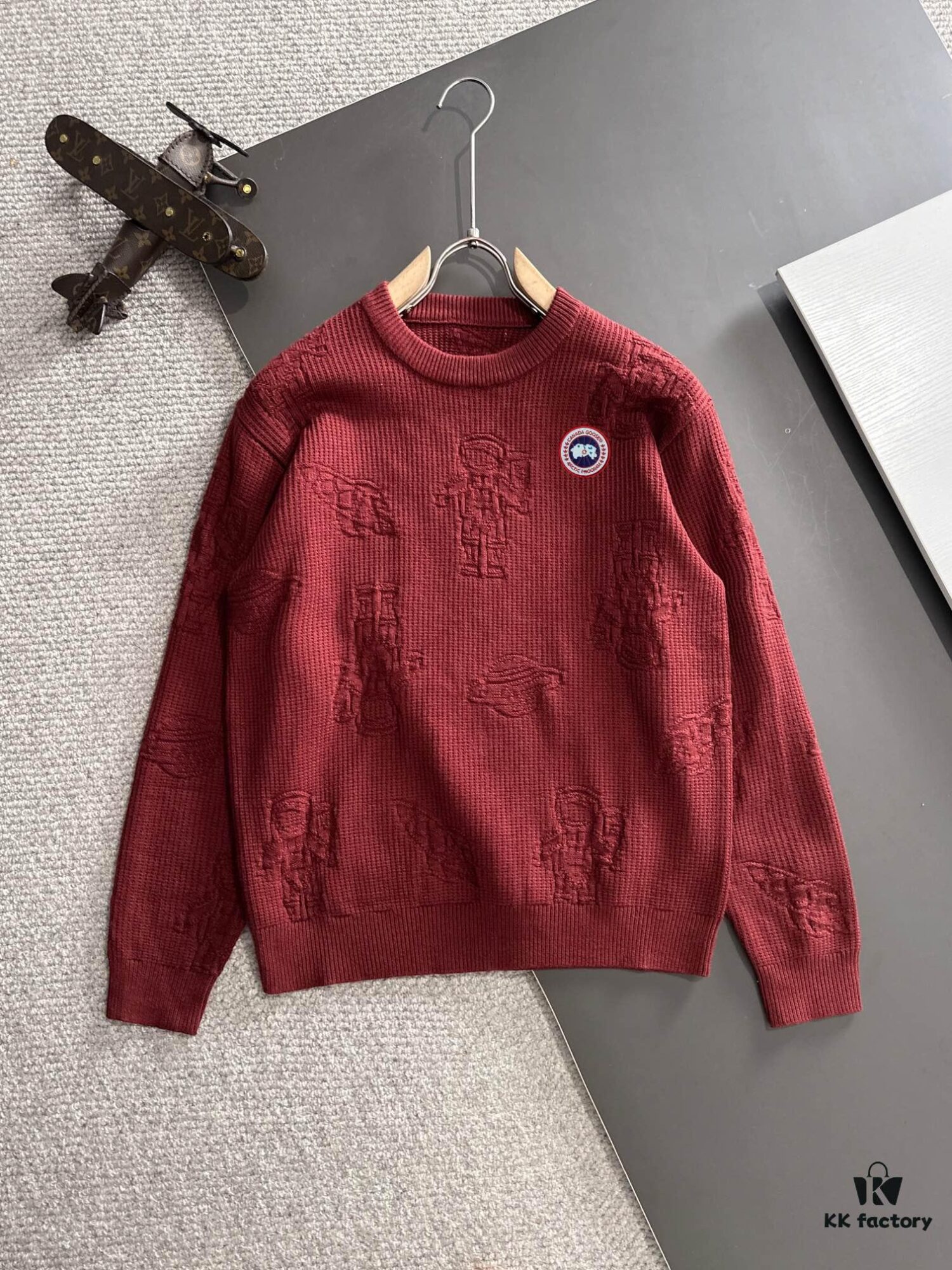 6931a342ccd8ab3d7af9776d Canada Goose 2024 Official Fall/Winter New Crew Neck Sweater, Premium Wool Blend Knitwear, Embroidered Logo, Fashionable and Comfortable Unisex Design