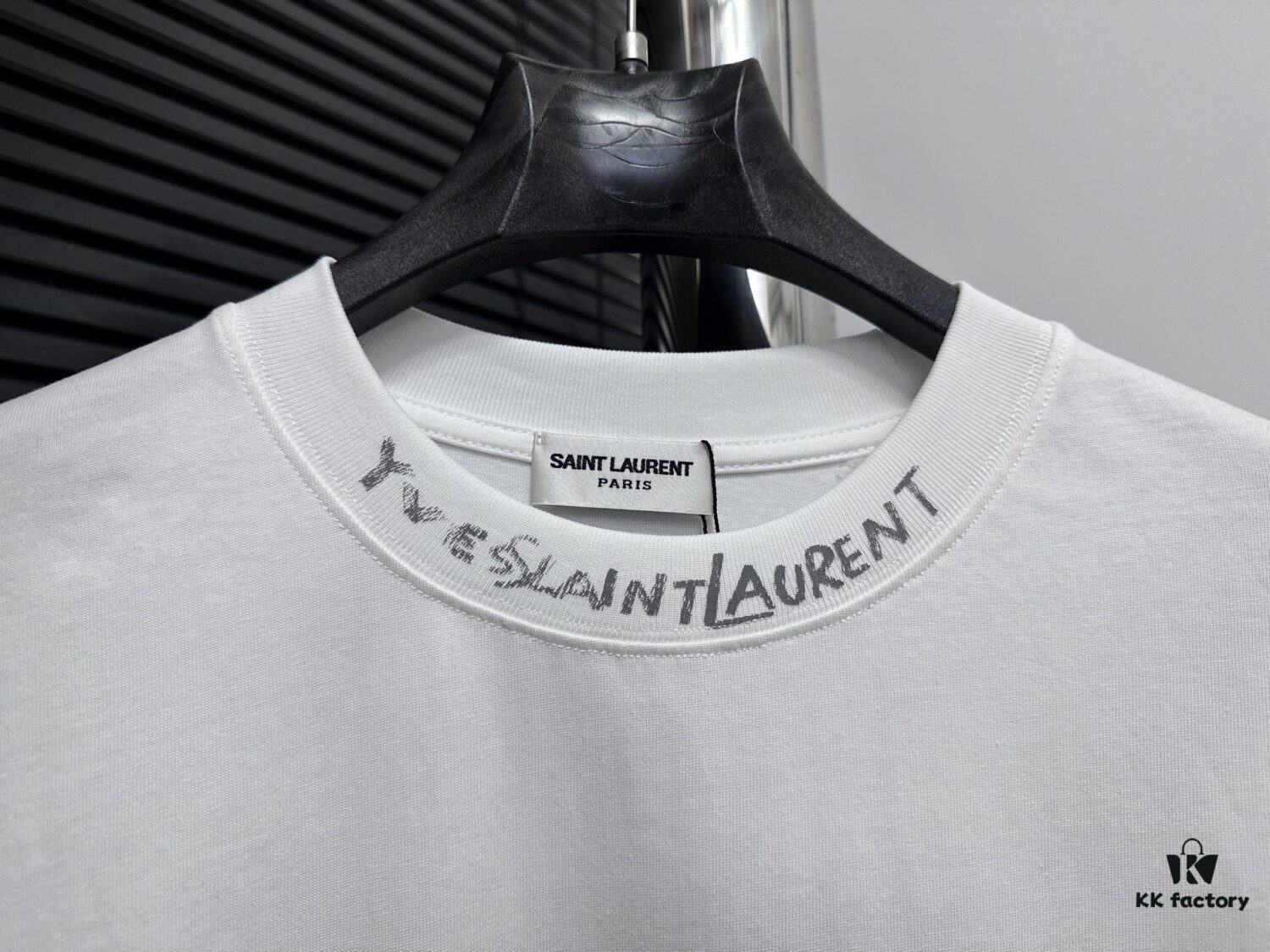 6931a350ccd8ab3d7af9787c YSL Saint Laurent 25SS Classic Logo Short-Sleeve T-Shirt