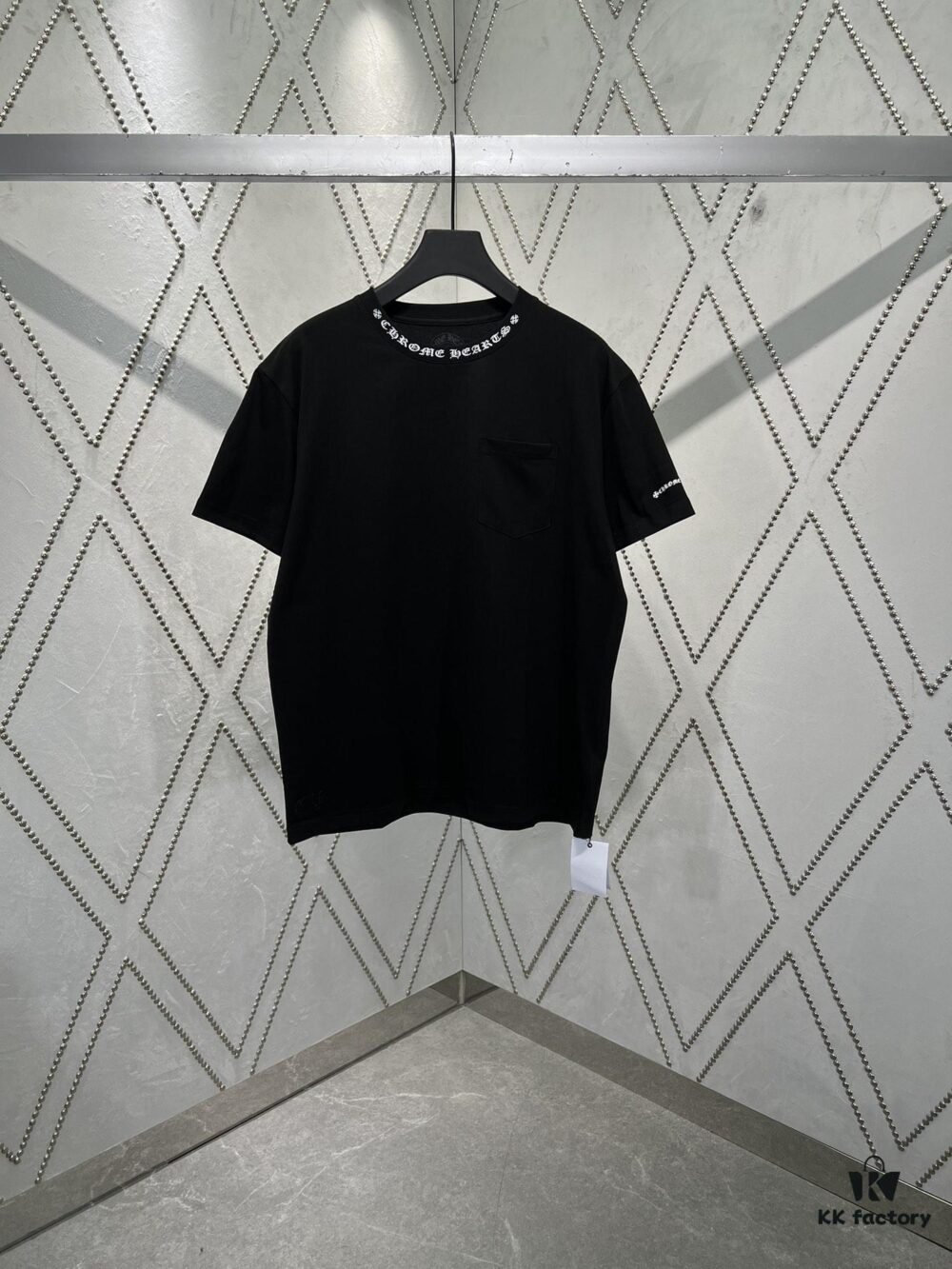 6931a369ccd8ab3d7af97a3e Chrome Hearts Short Sleeve T-Shirt with Neckline Sanskrit Logo Unisex