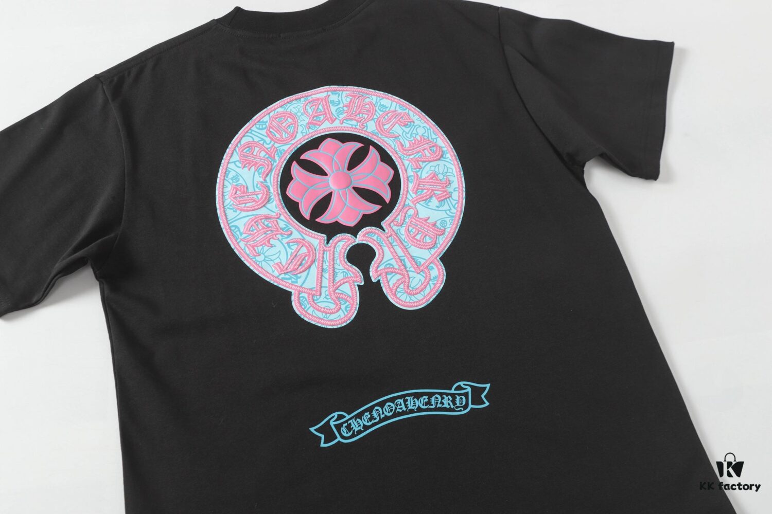 6931a382ccd8ab3d7af97bf9 Chrome Hearts CH Horse Hoof Multicolor Painted Puff Print Short Sleeve T-Shirt