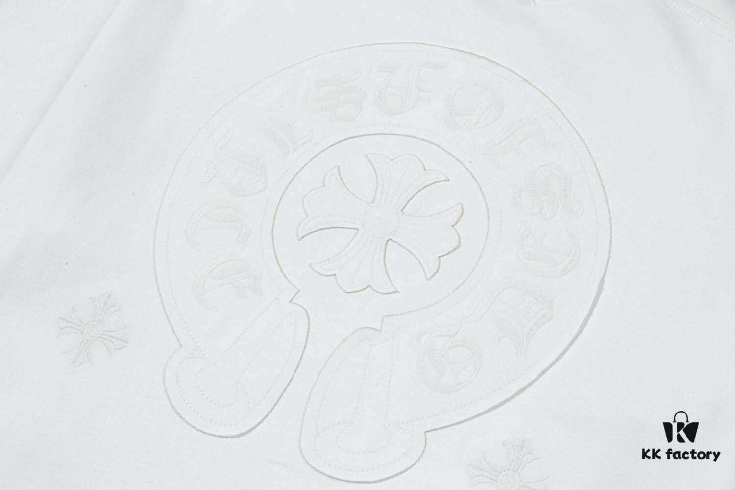 6931a392ccd8ab3d7af97d1b CH Chrome Hearts 2025FW Short Sleeve T-Shirt with Applique Embroidery, Premium 26s Double Yarn 300g Fabric, Heavyweight Material, Custom Spandex Rib Knit Dyed Together with Body, Three Labels Complete, Unisex Design