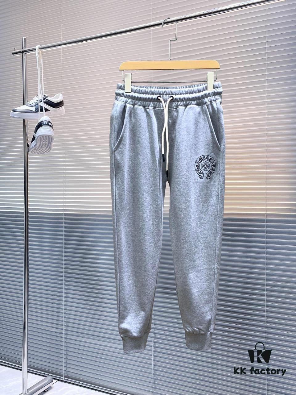 6931a3c8ccd8ab3d7af98048 Chrome Hearts New Arrival Casual Pants, High-End Version! Premium Counter Custom Fabric, Elastic Drawstring Waistband, Breathable and Comfortable, Impeccable Details, Signature Brand Design Concept Reflecting Superior Quality. Soft and Smooth Touch with Relaxed Tailoring for an Excellent Fit.