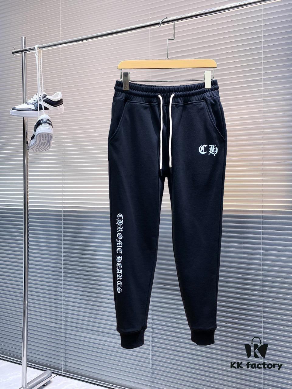 6931a3c8ccd8ab3d7af98051 Chrome Hearts New Style Casual Pants, High-End Version! Premium Counter Custom Fabric, Elastic Drawstring Waist Design, Highly Breathable and Comfortable, Impeccable Details, Brand-Inspired Design Concept Reflecting Superior Quality. Soft and Smooth to the Touch! Featuring a Relaxed Cut with an Excellent Fit.