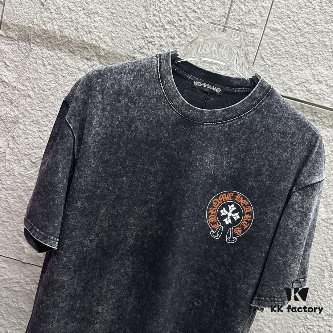 6931a3cdccd8ab3d7af980ab CH* Chrome Hearts* 2025 Spring/Summer New Arrival Distressed Snowflake Wash Vintage Round Neck Short Sleeve T-Shirt with Chest and Back Logo, Horseshoe Print, Custom Fabric Unisex Tee