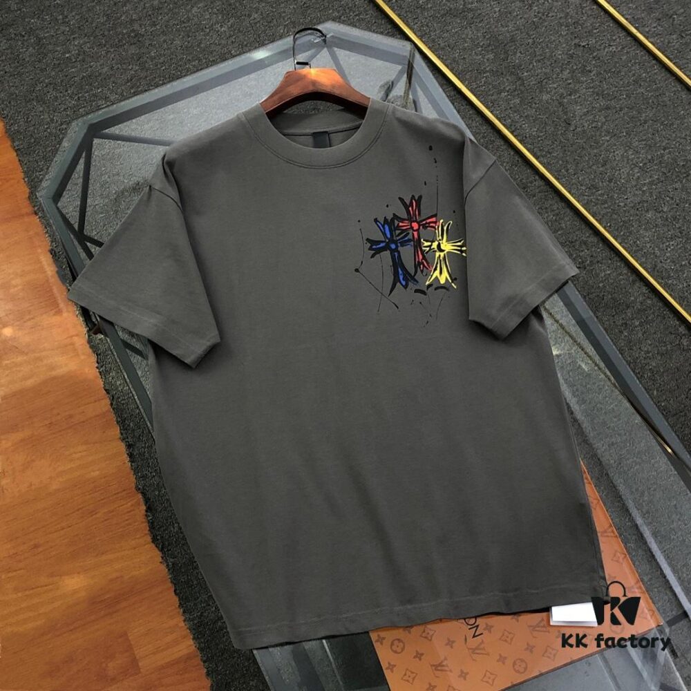 6931a3d8ccd8ab3d7af98179 Chrome Hearts 2025 New Graffiti Print Short-Sleeve T-Shirt △ Original Fabric △ High Version △ Premium Quality Influencer & Celebrity Style △ 320g Garment Washed Horseshoe Cross Graffiti Design △ Fully Washable Horseshoe Cross Print △ Extremely Versatile and Stylish △ Complete with Triple Labels △ Unisex Essential Must-Have Tee