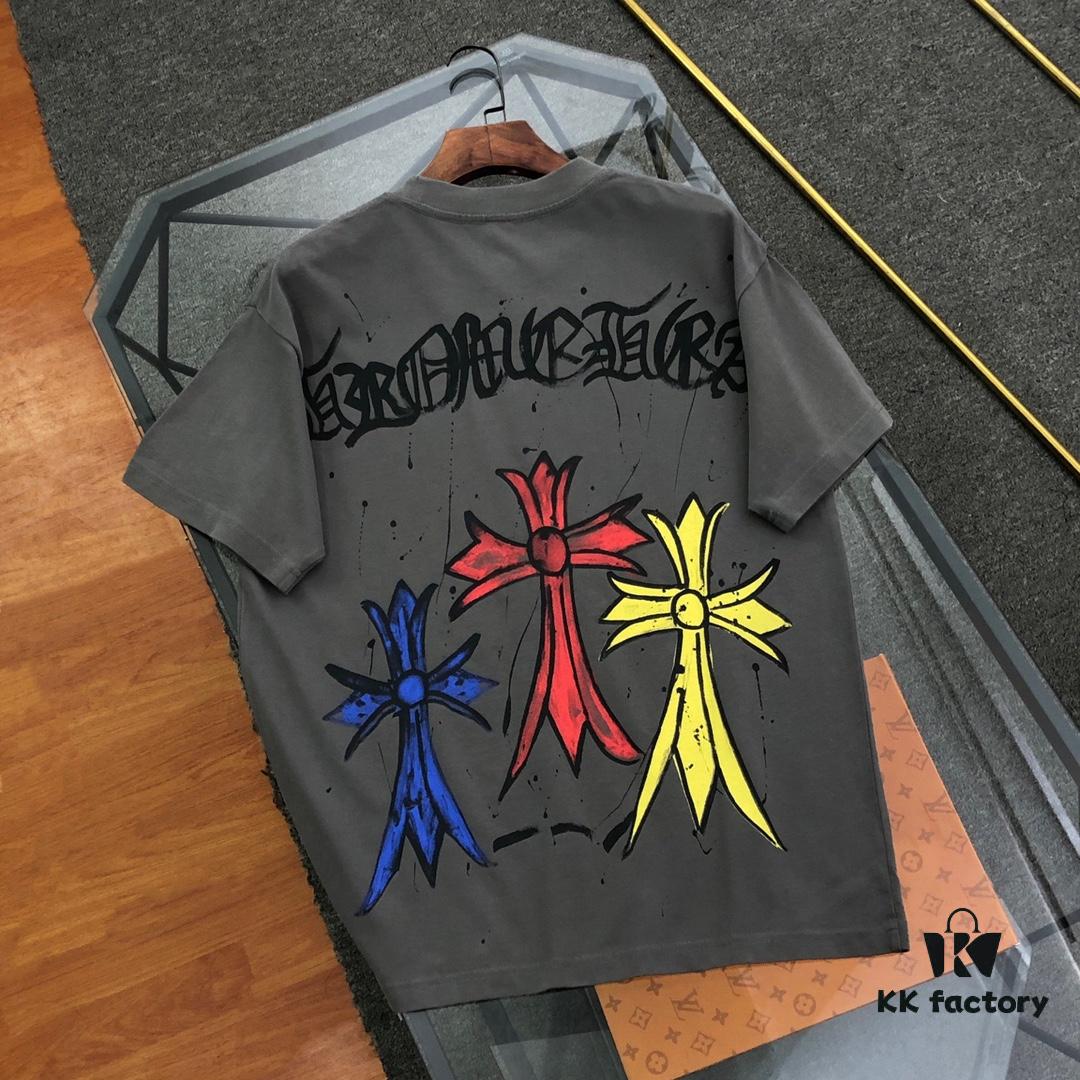 6931a3d8ccd8ab3d7af9817a Chrome Hearts 2025 New Graffiti Print Short-Sleeve T-Shirt △ Original Fabric △ High Version △ Premium Quality Influencer & Celebrity Style △ 320g Garment Washed Horseshoe Cross Graffiti Design △ Fully Washable Horseshoe Cross Print △ Extremely Versatile and Stylish △ Complete with Triple Labels △ Unisex Essential Must-Have Tee