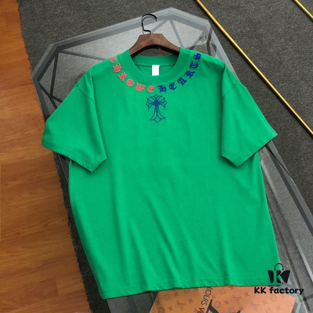 6931a3daccd8ab3d7af981a6 Chrome Hearts 2025 New Embroidered Graffiti Print Short Sleeve T-Shirt △ Original Fabric △ High Version △ Premium Quality Influencer & Celebrity Style △ 320g Garment Washed △ Horse Hoof Cross Embroidery and Graffiti Printing △ Fully Matchable and Stylish △ Complete Three Labels △ Unisex Design △ Must-Have Essential