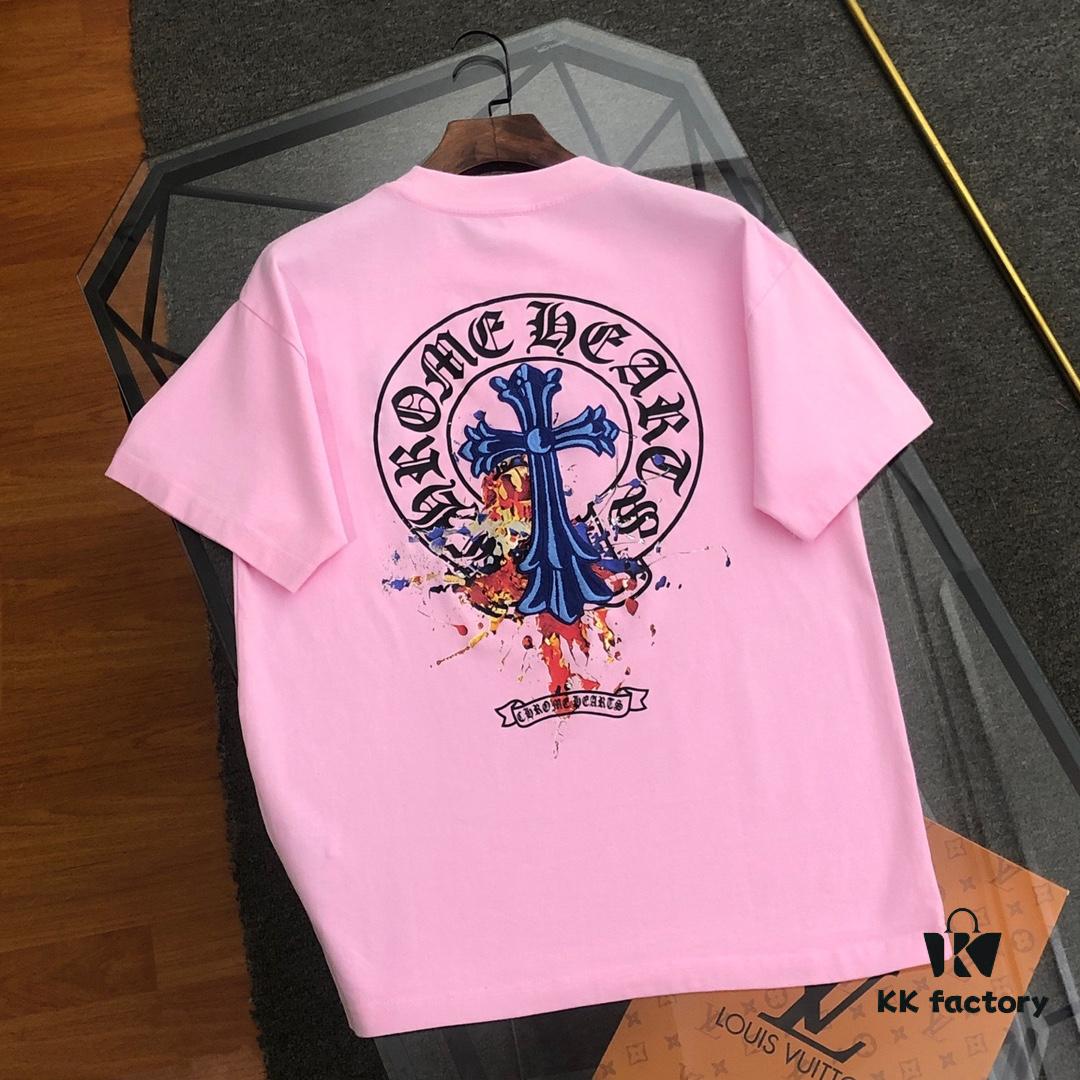 6931a3dbccd8ab3d7af981b0 Chrome Hearts 2025 New Embroidered Graffiti Print Short Sleeve T-Shirt △ Original Fabric △ High Version △ Premium Quality Influencer and Celebrity Style △ 320g Garment Washed △ Horsehoof Cross Embroidery and Graffiti Printing △ Extremely Versatile and Stylish △ Complete Three Labels △ Unisex Must-Have Style