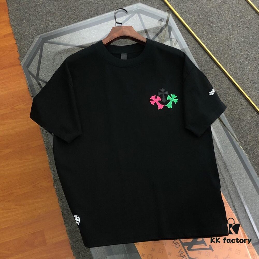 6931a3deccd8ab3d7af981e5 Chrome Hearts 2025 New Embroidered Graffiti Print Short Sleeve T-Shirt △ Original Fabric △ High Version △ Premium Quality Influencer & Celebrity Style 320g Garment Washed Embroidered Horse Hoof Cross Graffiti Design Ultra Versatile Stylish Unisex Tee Complete with Triple Tags Essential Wardrobe Staple