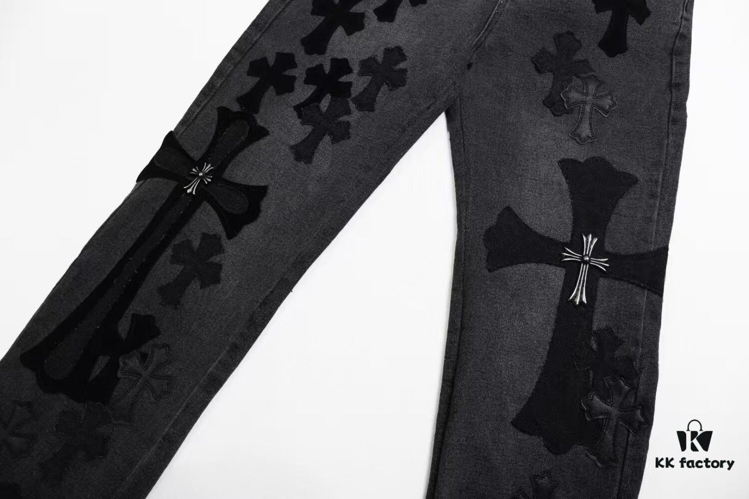 6931a3e9ccd8ab3d7af982ae Chrome Hearts & CH Metal Cross New Style Premium Bull Denim Jeans