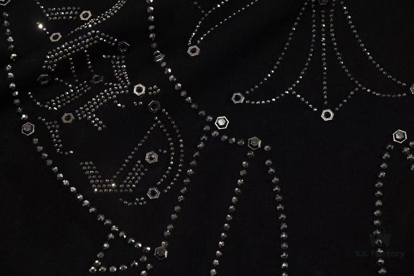 6931a403ccd8ab3d7af98471 2025 New Croxx Heart Metal Rhinestone Embellished Short Sleeve T-Shirt