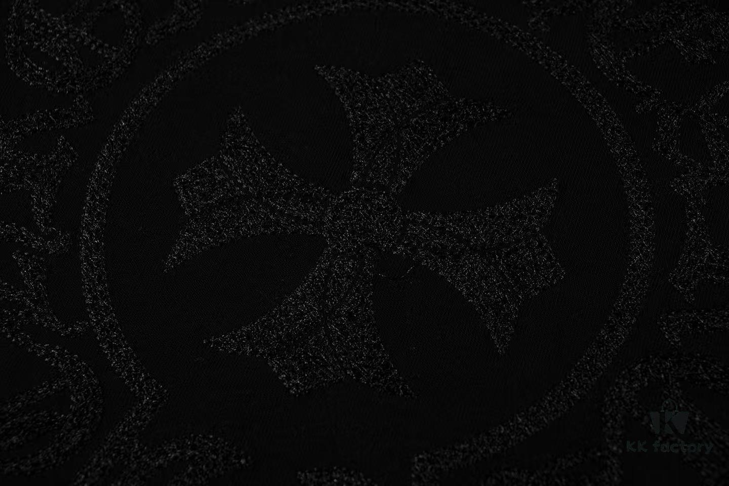 6931a404ccd8ab3d7af98477 2025 New Crocodile Heart Embroidered Short-Sleeve T-Shirt
