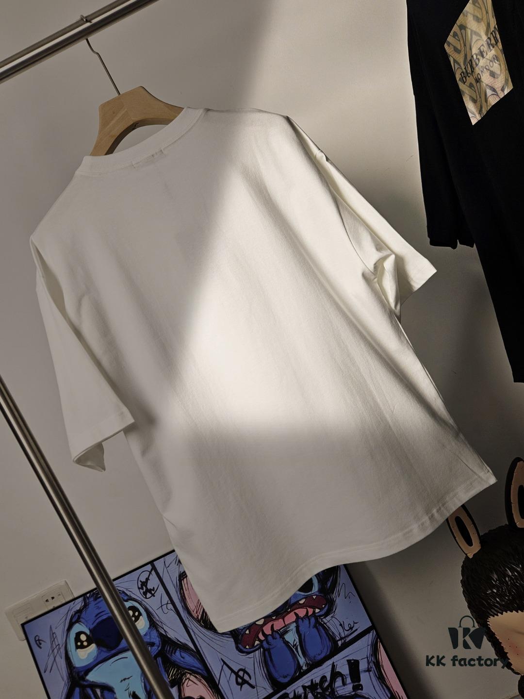 6931a427ccd8ab3d7af986af DIOR & Stone Island Short Sleeve T-Shirt, Premium Version with Original Pattern Custom 280g 32S Double-Yarn 100% Cotton Fabric, Exceptionally Soft and Comfortable, Fully Different from Market Versions, Shrink-Resistant, Deformation-Resistant, Anti-Pilling, Paired with 320g 1x1 Ribbing (Same-Dye-Batch Ribbing for Color Consistency, Resists Deformation), Authentic 1:1 Fit, Custom Trims