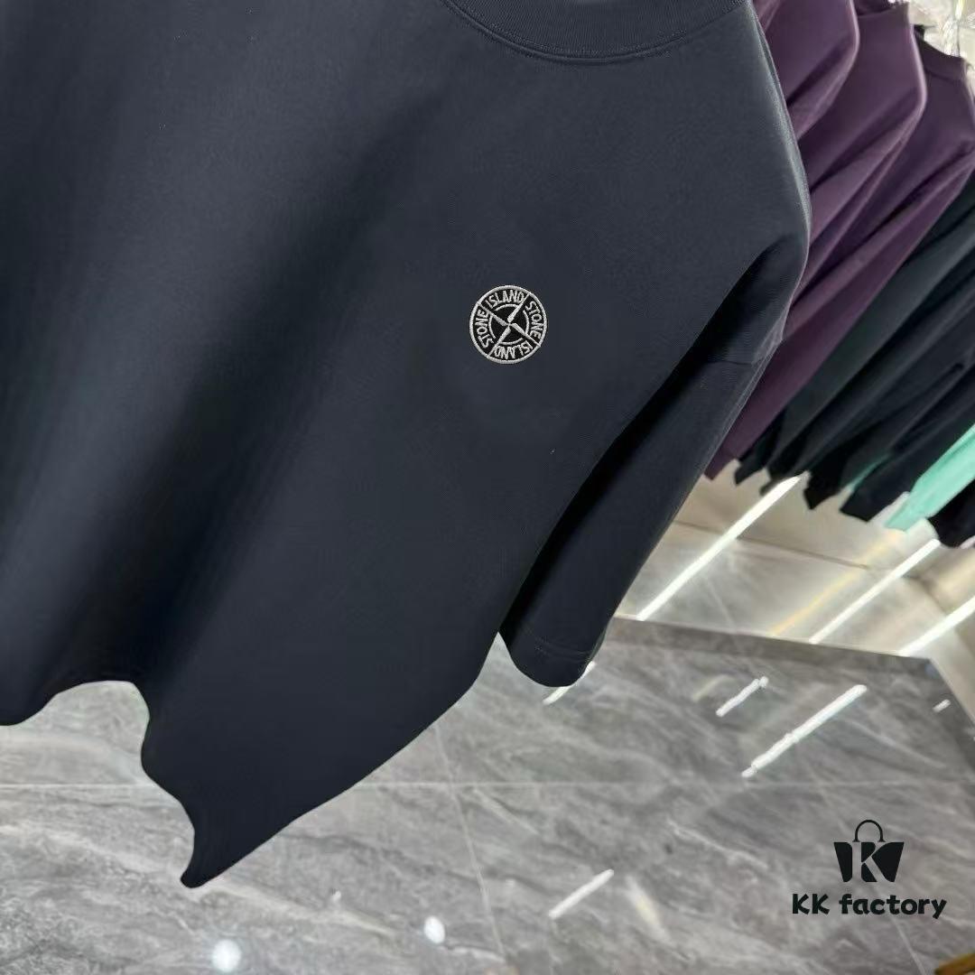 6931a42dccd8ab3d7af98714 Stone Island 2025 Spring Collection Short Sleeve T-Shirt with Handcrafted Chest Logo, Premium 260g Ring-Dyed Cotton Fabric, Custom Gold Thread Detailing, Button-Hem Craftsmanship, OS Oversized Drop-Shoulder Fit, Unisex Style