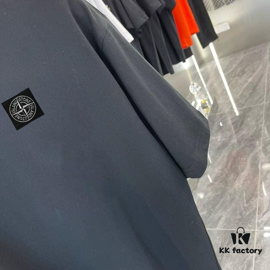 6931a42eccd8ab3d7af9871e Stone Island 2025 Spring Collection Short Sleeve T-Shirt with Hand-Customized Logo on Chest, Pure Cotton Fabric, 260g Same-Dye-Batch Material, OS Drop-Shoulder Fit