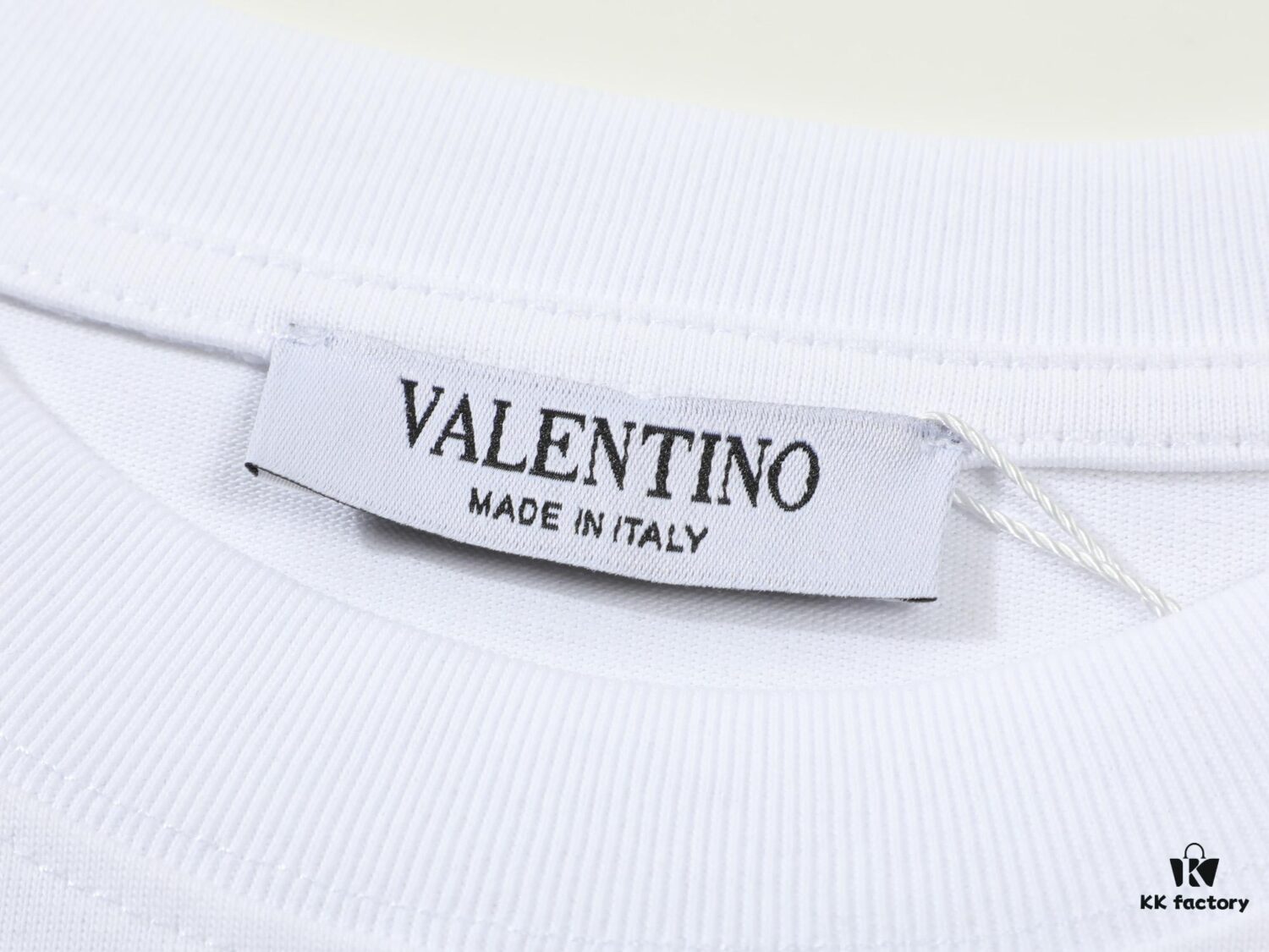 6931a46fccd8ab3d7af98bd2 VALENTINO New 3D Printed Short-Sleeve T-Shirt