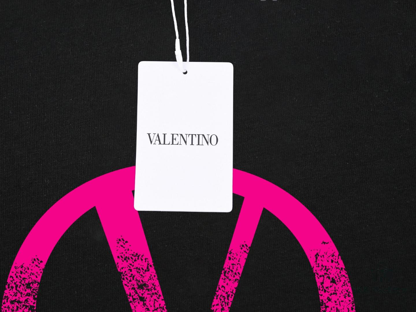 6931a471ccd8ab3d7af98bf4 VALENTINO Valentino New Print Short-Sleeve T-Shirt