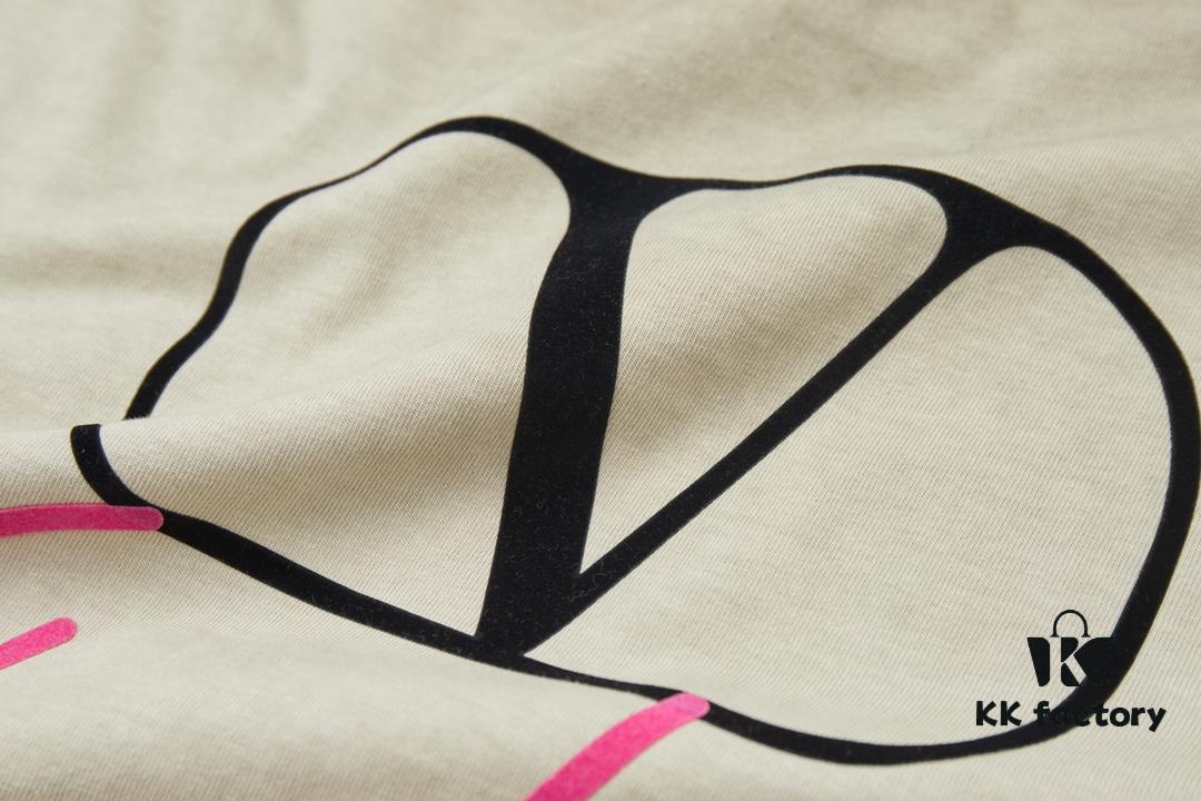 6931a475ccd8ab3d7af98c46 VALENTINO Home 25SS Spring Collection New Arrival Flocked Letter Print Short Sleeve T-Shirt