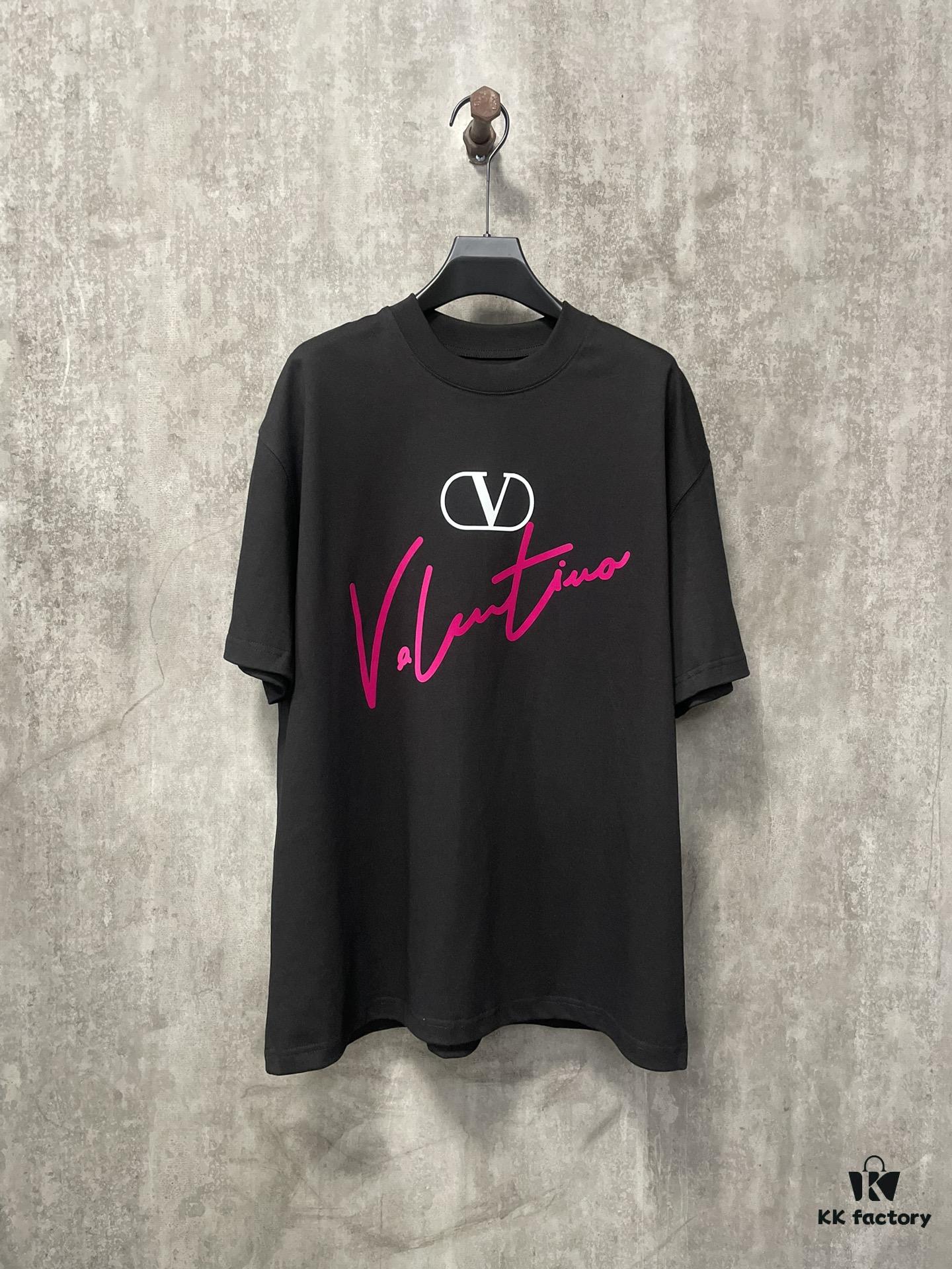 6931a478ccd8ab3d7af98c7e VALENTINO 24FW Pink Handwritten Text 3D Flocking Heavyweight Short Sleeve T-Shirt