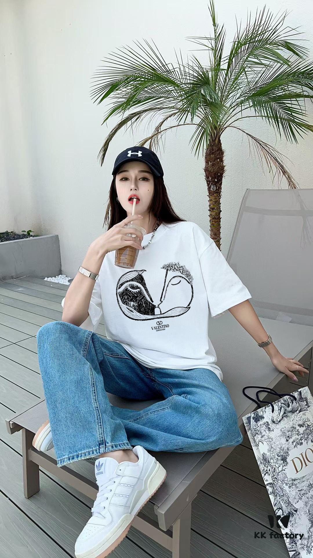 6931a47bccd8ab3d7af98cb4 VALENTINO Men's and Women's Short Sleeve T-Shirt 2024FW Letter Logo Print Premium 26s Double Yarn 300g Fabric Heavyweight Custom Ribbed Jersey Dyed-to-Match Trims Three Labels Included