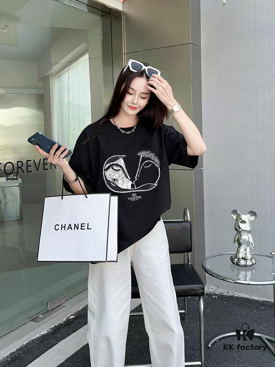 VALENTINO Men's and Women's Short Sleeve T-Shirt with Letter Logo Print, 2024FW Collection, Premium 26s Double Yarn 300g Fabric