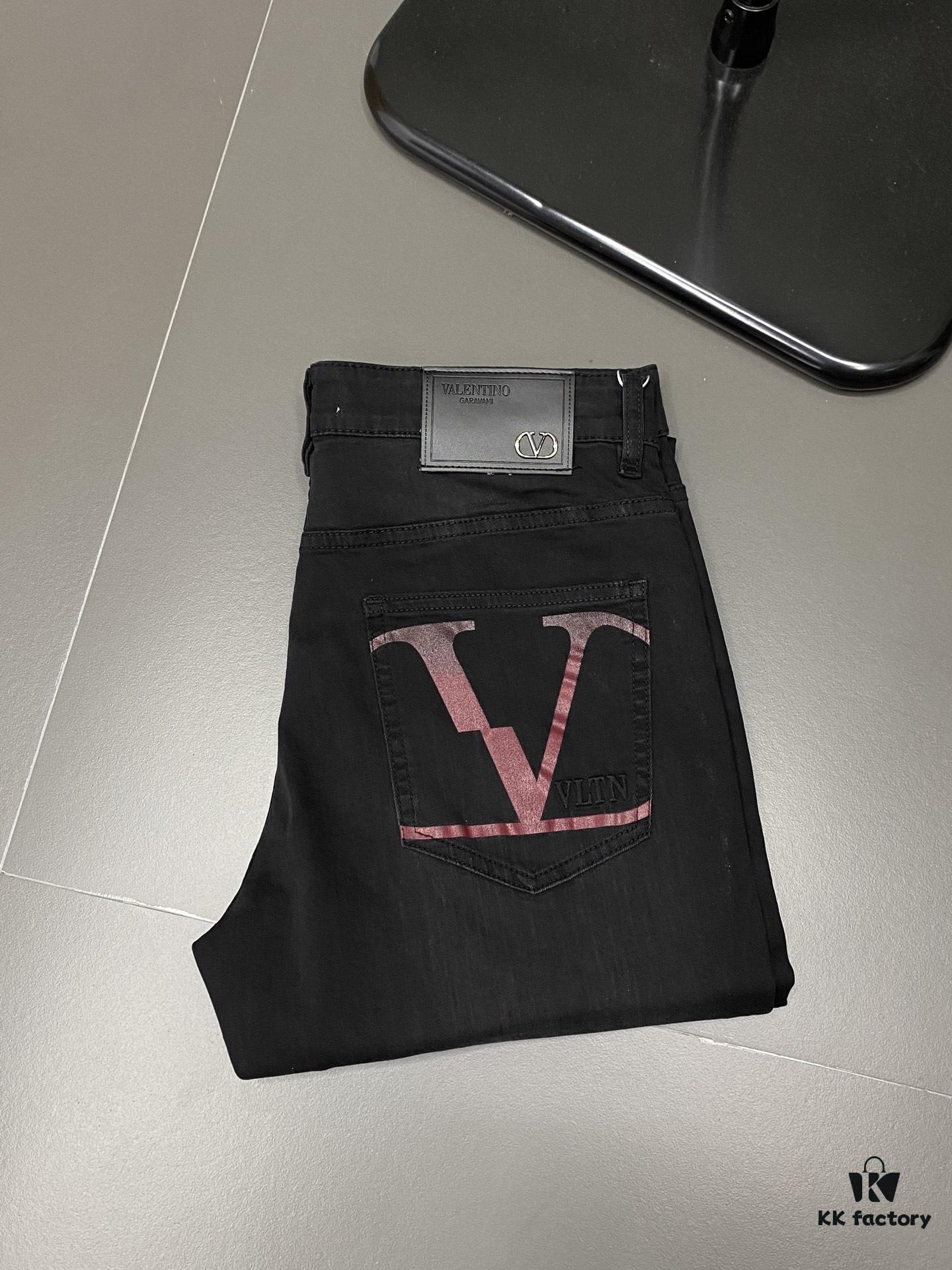 6931a481ccd8ab3d7af98cff VALENTINO Valentino Exclusive New Arrival Casual Jeans - High-End Version