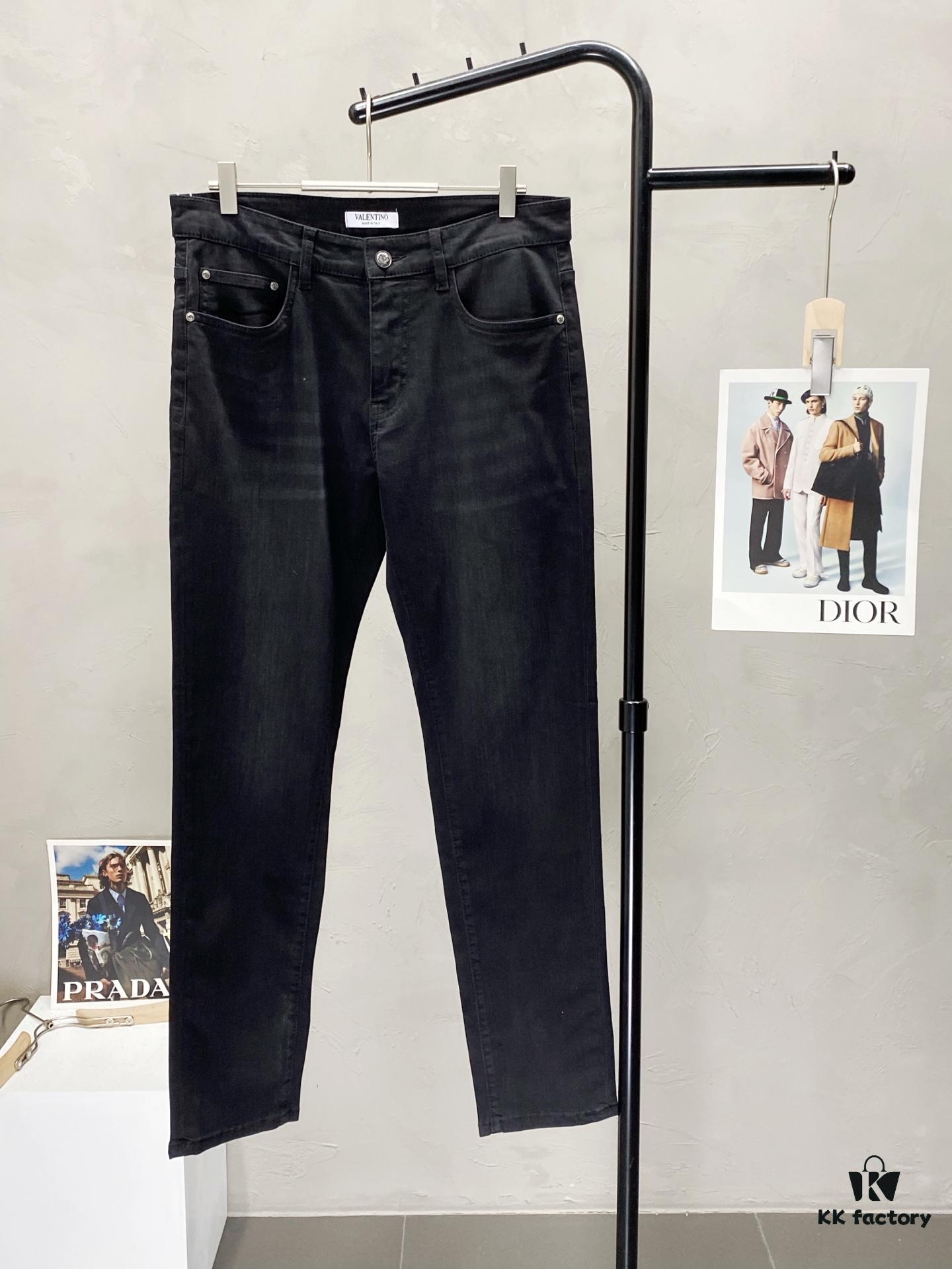 6931a481ccd8ab3d7af98d00 VALENTINO Valentino Exclusive New Arrival Casual Jeans - High-End Version