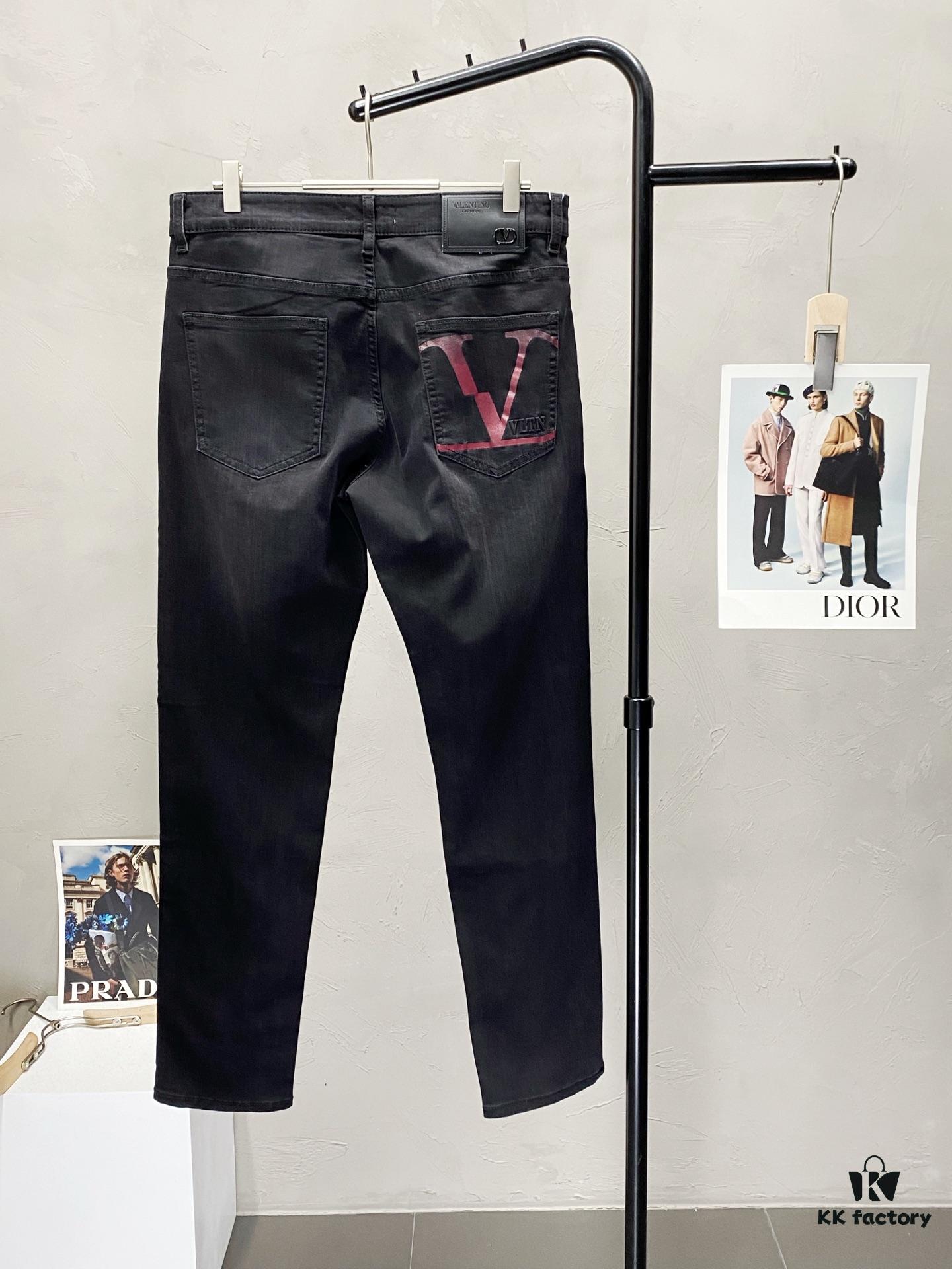 6931a481ccd8ab3d7af98d01 VALENTINO Valentino Exclusive New Arrival Casual Jeans - High-End Version