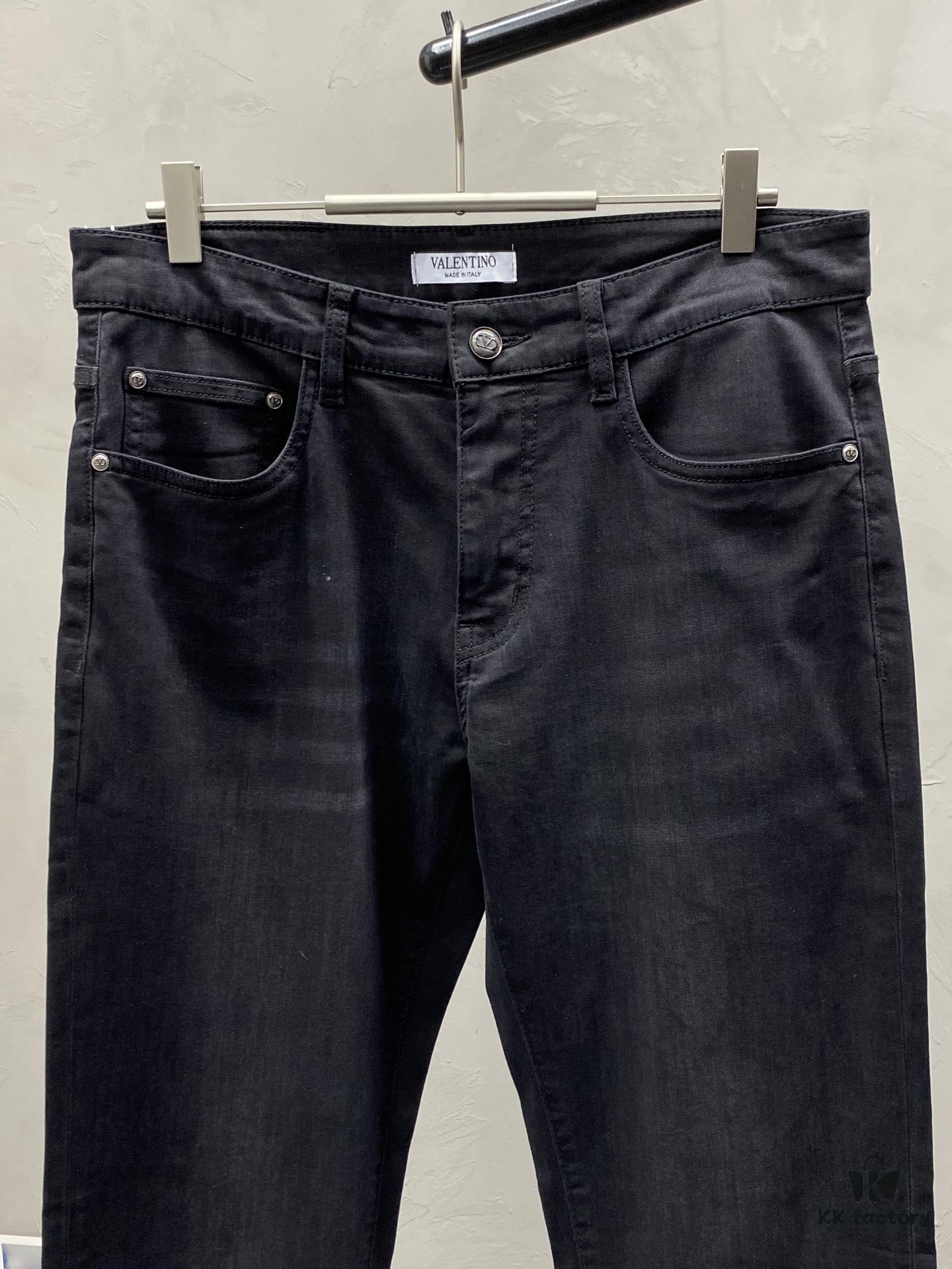 6931a481ccd8ab3d7af98d02 VALENTINO Valentino Exclusive New Arrival Casual Jeans - High-End Version