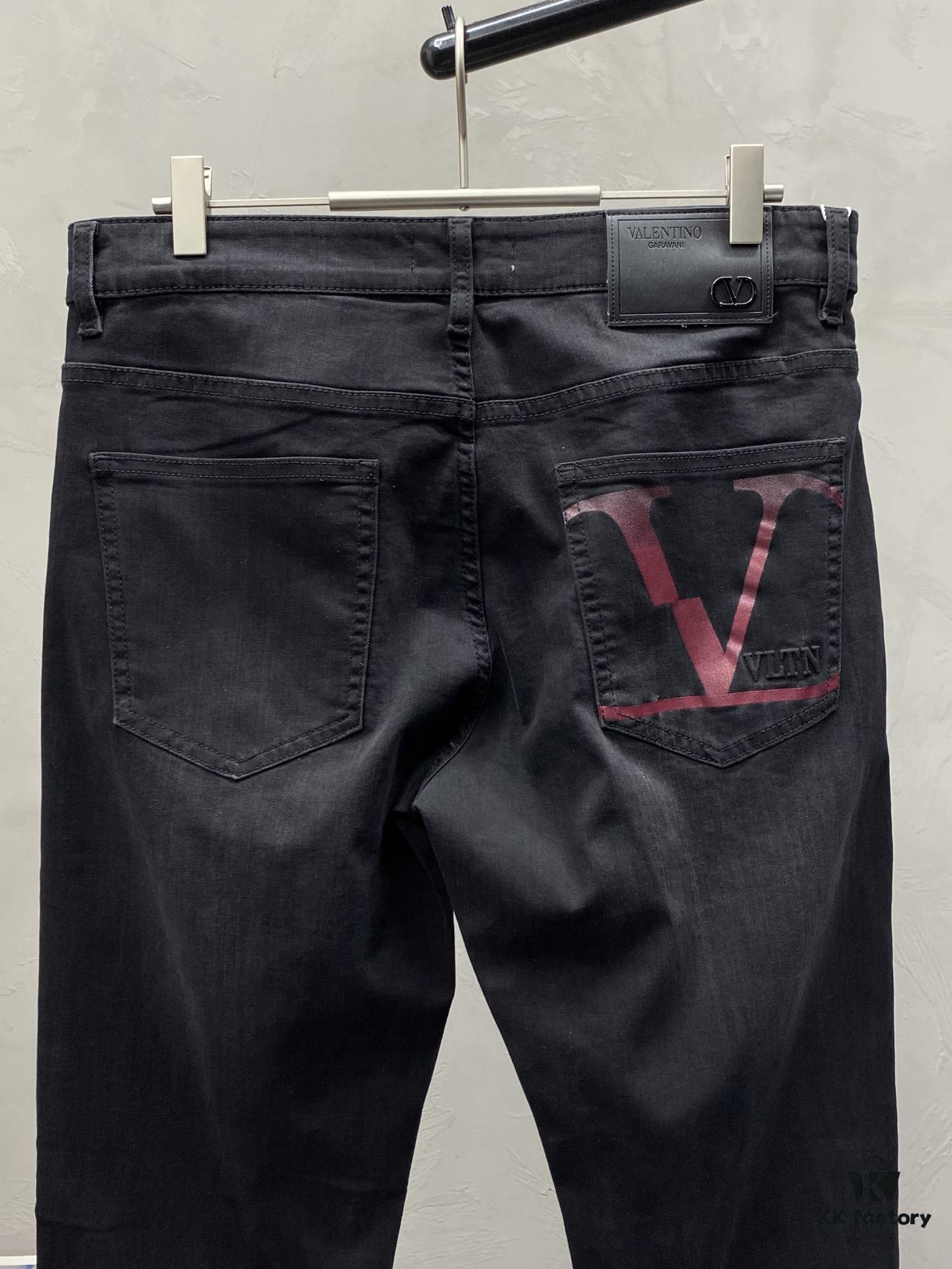 6931a481ccd8ab3d7af98d03 VALENTINO Valentino Exclusive New Arrival Casual Jeans - High-End Version