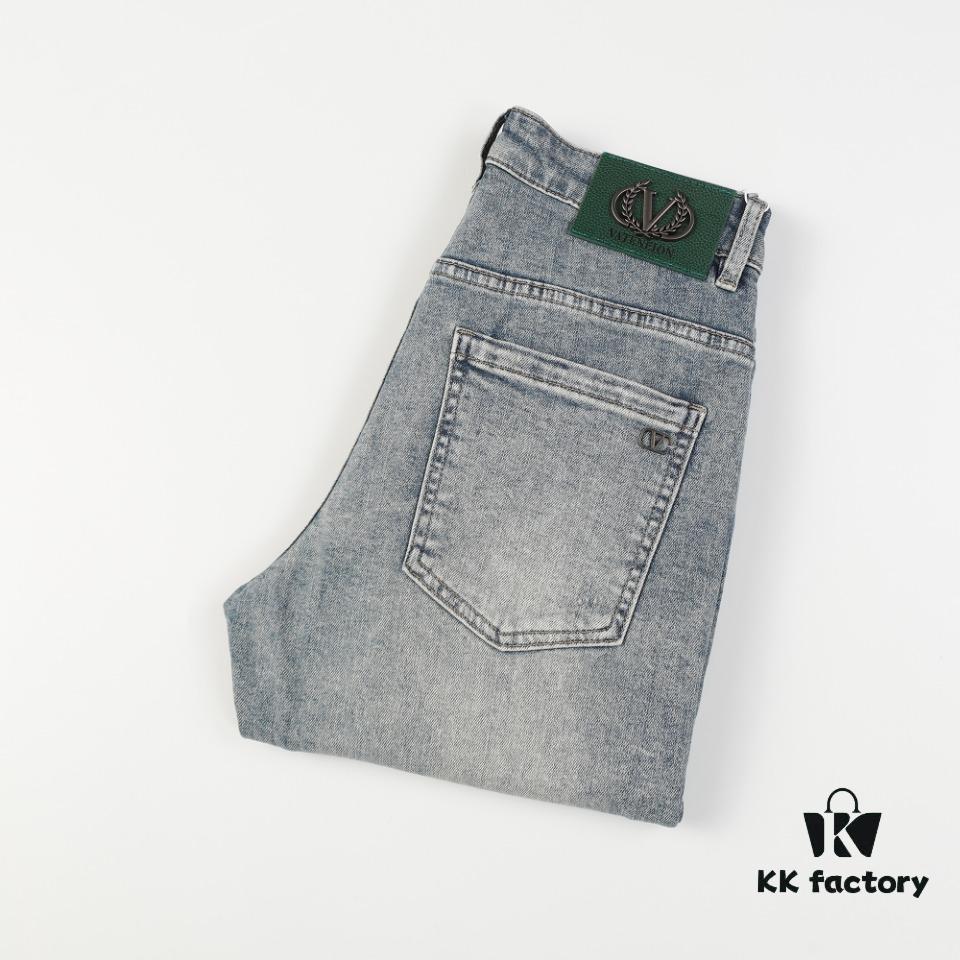 6931a486ccd8ab3d7af98d45 Valentino VL 2024 Official Website High-End New Arrival Bull Denim Jeans, 100% Original Order, Stylish and Versatile Must-Have for Men