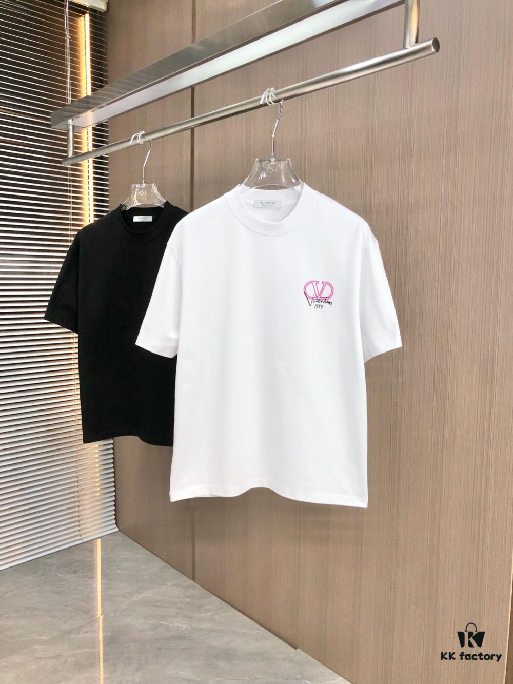 6931a488ccd8ab3d7af98d61 Valentino 2025 Spring/Summer New Arrival Round Neck Short Sleeve T-Shirt with Color-Lifted 3D Thick-Print Technology, Heavyweight 320g Double-Yarn Combed Cotton Fabric, Slightly Loose Unisex Fit