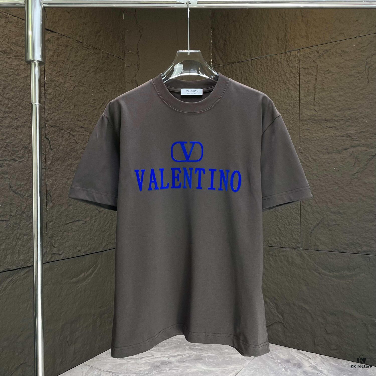 6931a489ccd8ab3d7af98d73 VALENTINO 2025 Spring Summer New Arrival Short Sleeve T-Shirt Heavyweight Cotton Flocked Logo