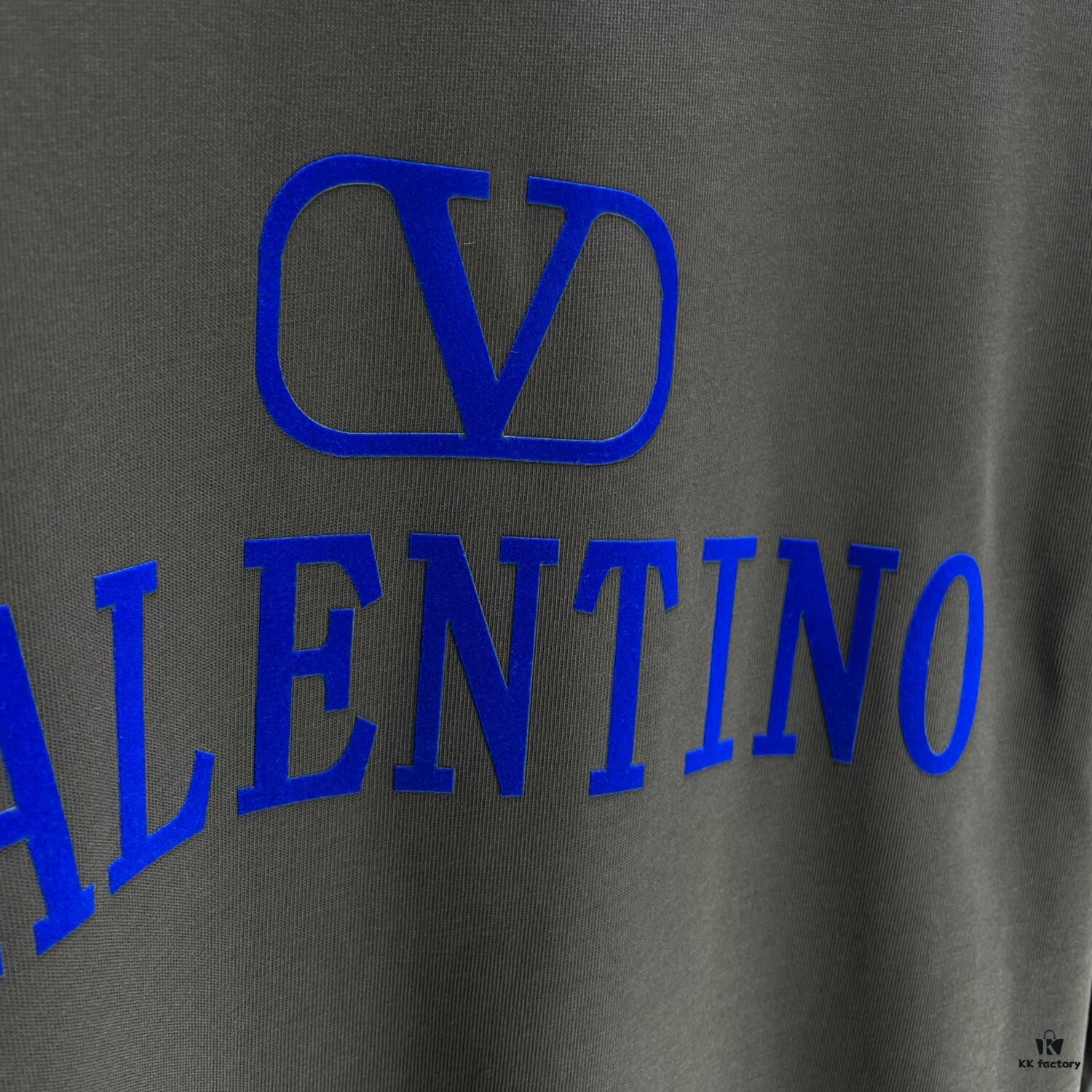 6931a489ccd8ab3d7af98d78 VALENTINO 2025 Spring Summer New Arrival Short Sleeve T-Shirt Heavyweight Cotton Flocked Logo