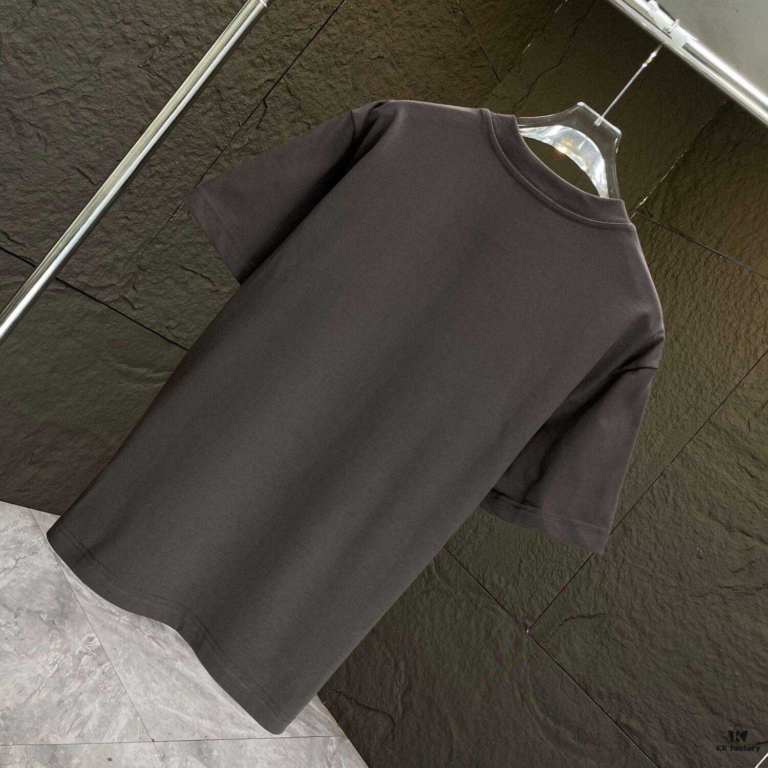 6931a489ccd8ab3d7af98d7a VALENTINO 2025 Spring Summer New Arrival Short Sleeve T-Shirt Heavyweight Cotton Flocked Logo