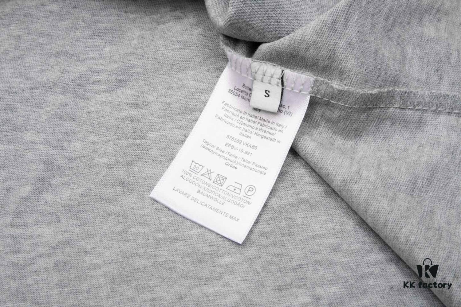 6931a48dccd8ab3d7af98dca High-Quality BOTTEGA VENETA Rabbit Print Short-Sleeve T-Shirt, Premium Heavyweight Cotton Fabric, Front Graphic Print, Three Labels Included, Loose Fit, Soft Material, Unisex Design, 1:1 Replication