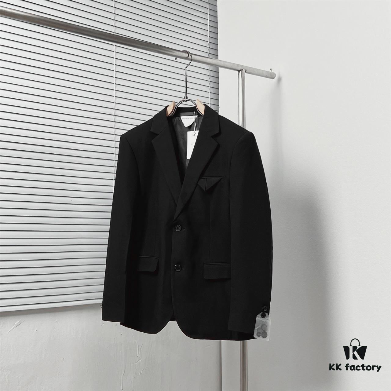 BOTTEGA VENETA Classic Pocket Triangle Logo Suit