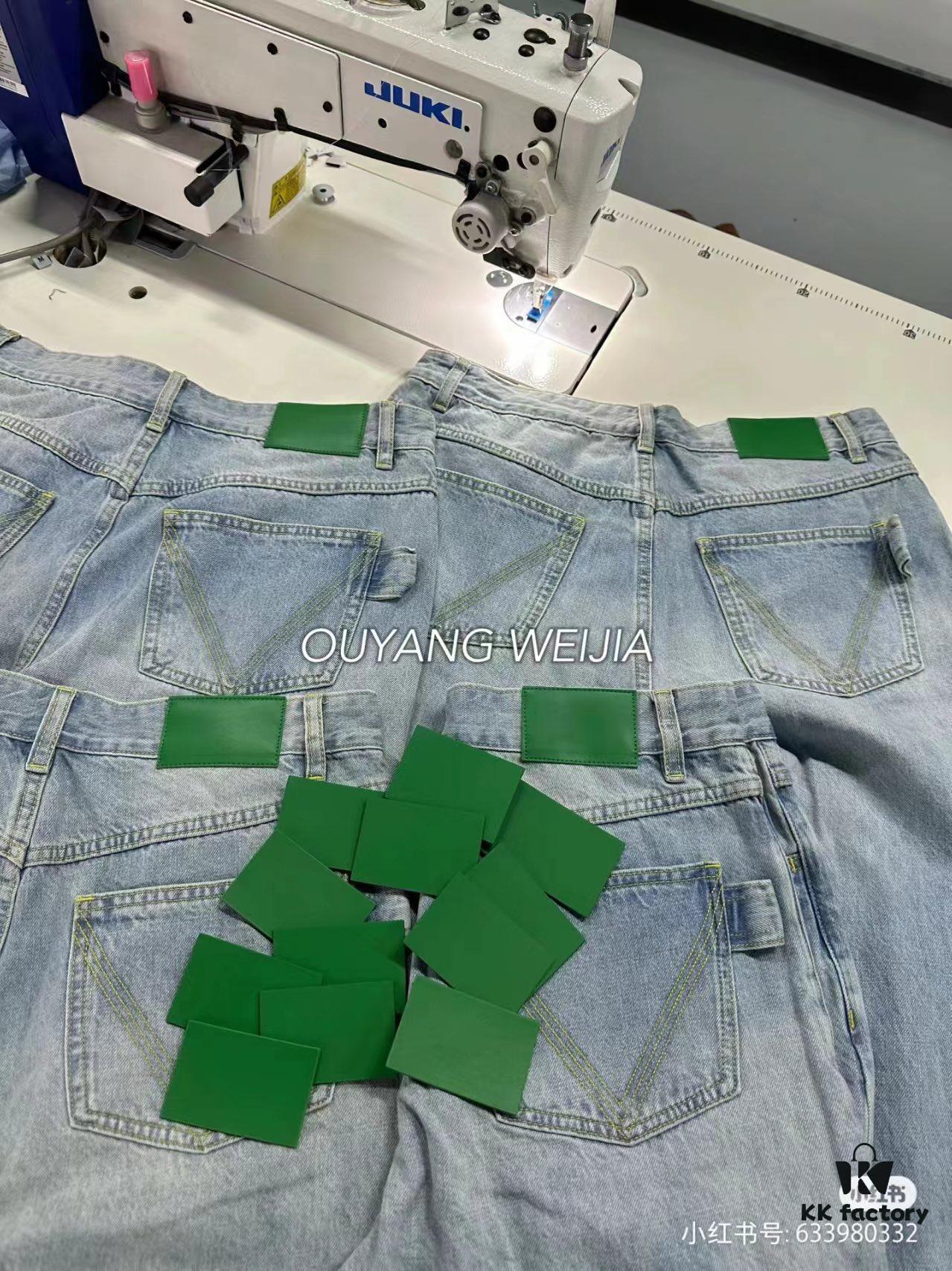 6931a496ccd8ab3d7af98e62 Bottega Veneta BV09 Unisex Mid-Rise Zippered Straight Jeans SS23 Solid Color Denim